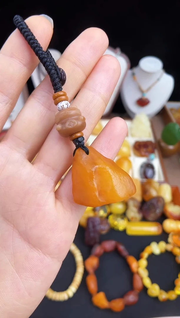 未镶嵌琥珀珠宝奇石柒月