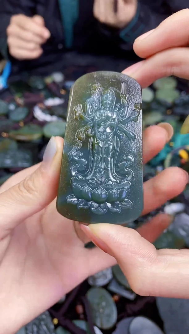 颈饰未镶嵌和田玉1
