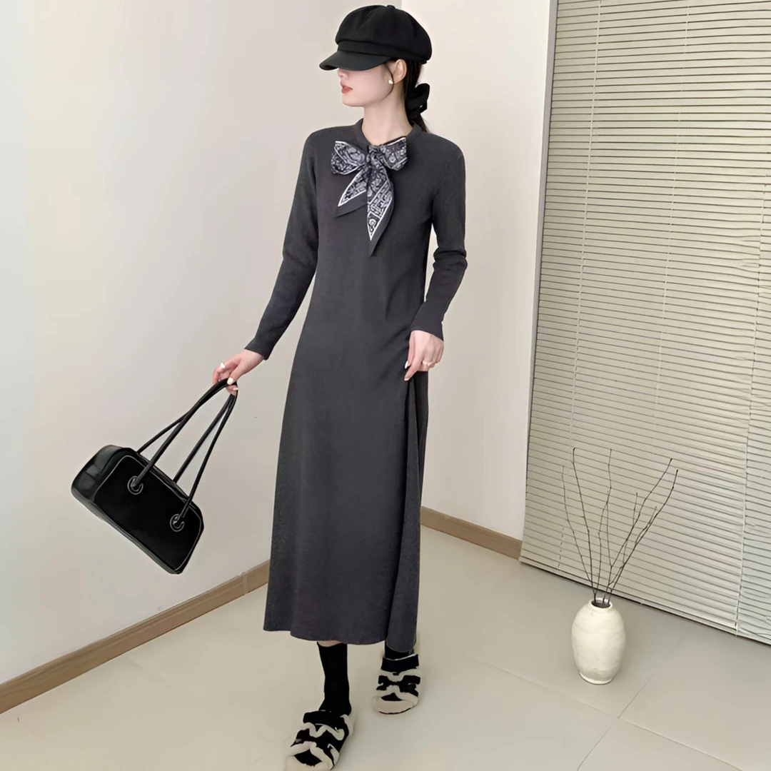 赫本风女士新款法式长袖连衣裙女秋冬季轻奢高级感显瘦长款裙子