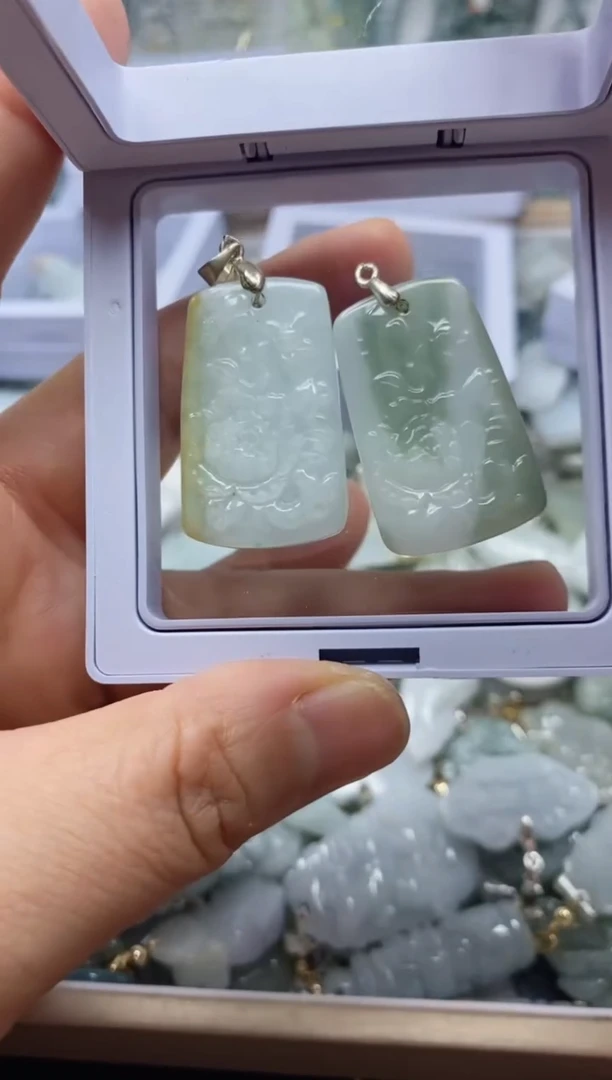 【闪购商品】翡翠吊坠(不含链)未镶嵌40032