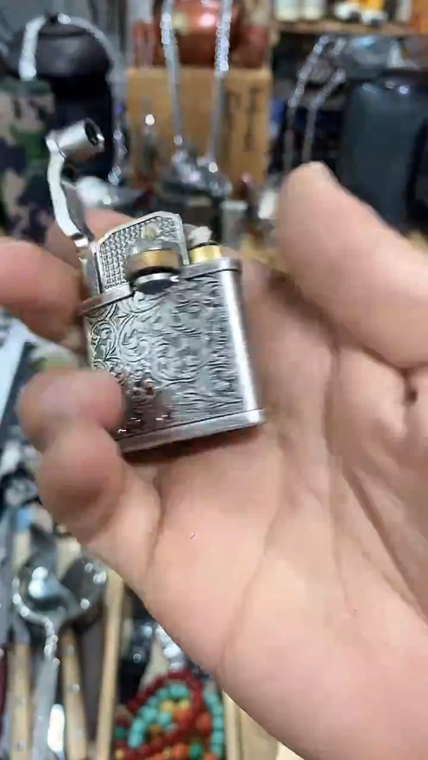 瓷片闪购商品  如图所示