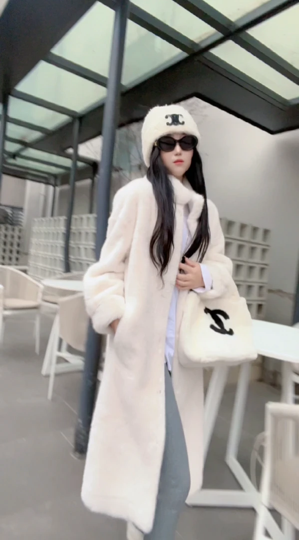 PANDA  1122中长款宽松立领加厚外套女毛毛大衣