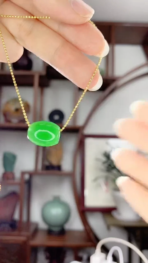 翡翠未镶嵌吊坠(赠链)X6阳绿路路通