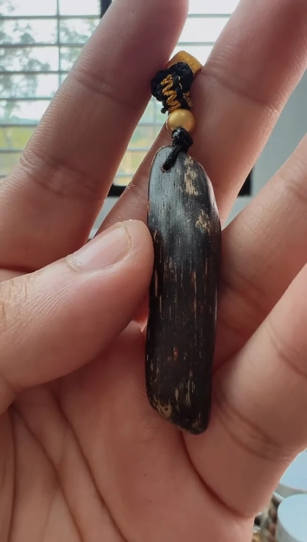 沉香吊坠樱*沉水dlg吊坠2.5克多样性发一
