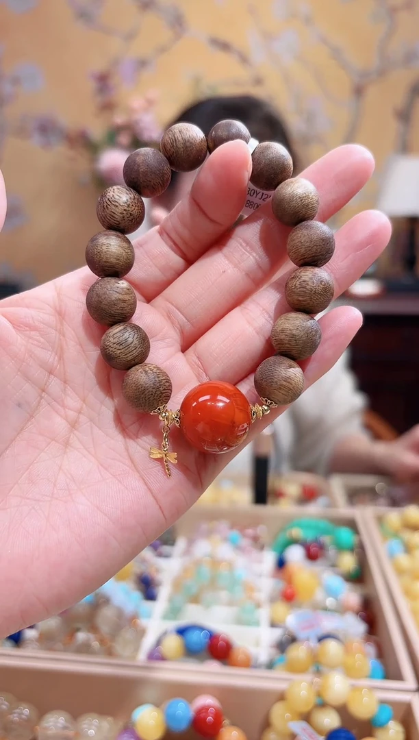 18K金镶嵌手串南红玛瑙18.1咪+南红多宝设计款