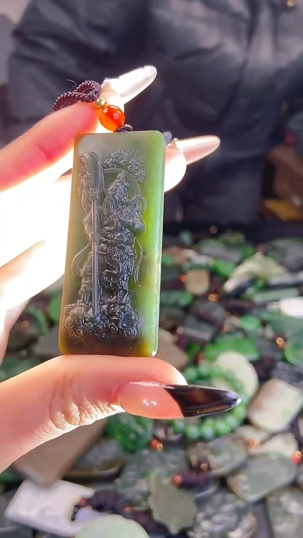 颈饰未镶嵌和田玉1