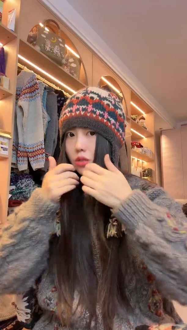 羊毛咖色护耳帽