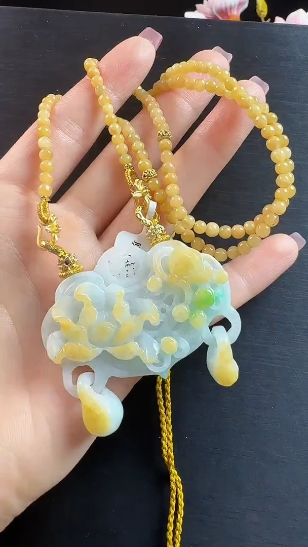 颈饰未镶嵌翡翠如意