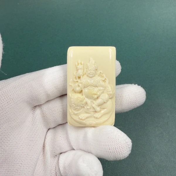 E6479天然猛犸牙雕刻牌 支持鉴定 假一罚四