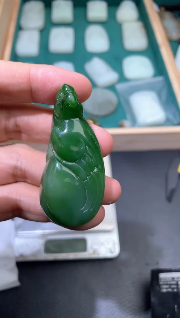 定制和田玉奔****?鹦鹉