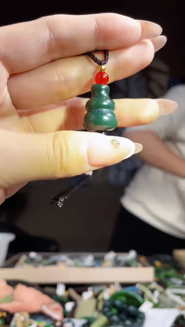 【闪购商品】和田玉颈饰未镶嵌拍一发一