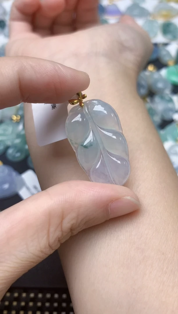 翡翠18K金镶嵌颈饰天然缅甸A货翡翠