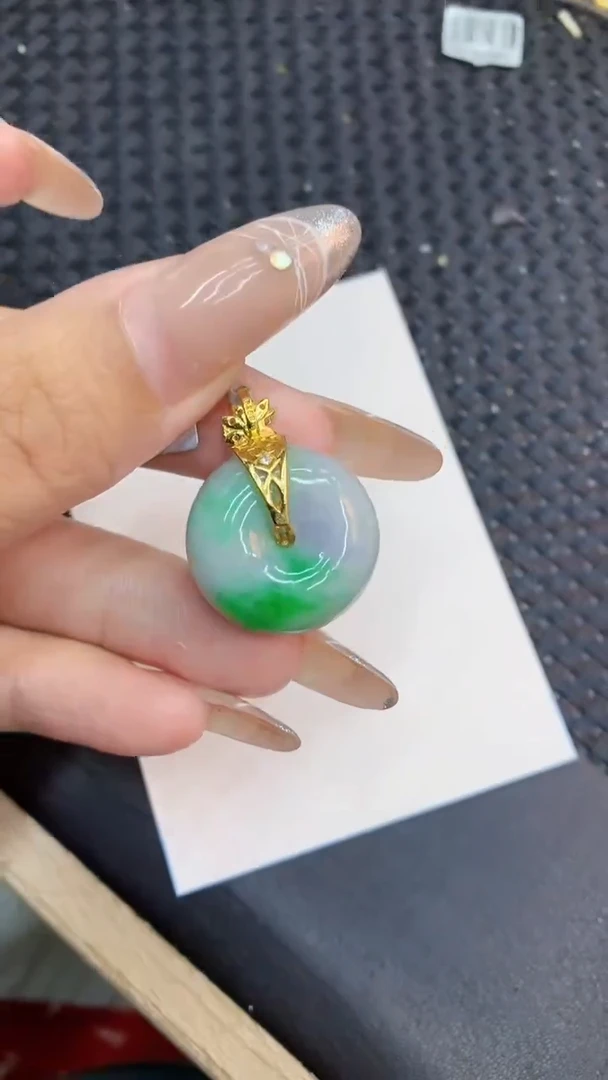 颈饰未镶嵌翡翠1