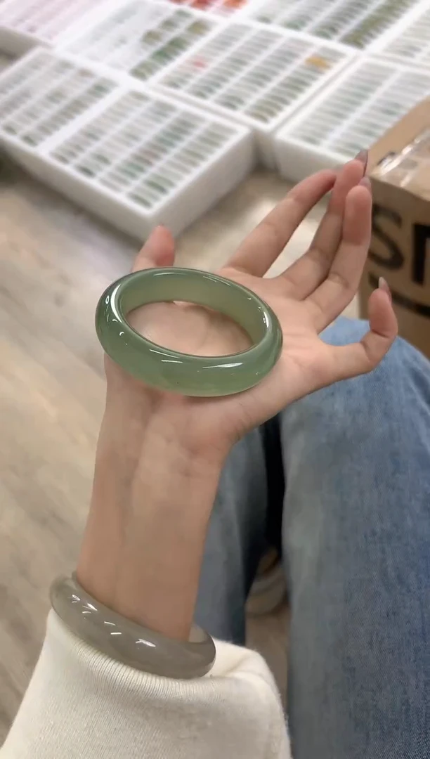 未镶嵌手镯石英质玉95-52D