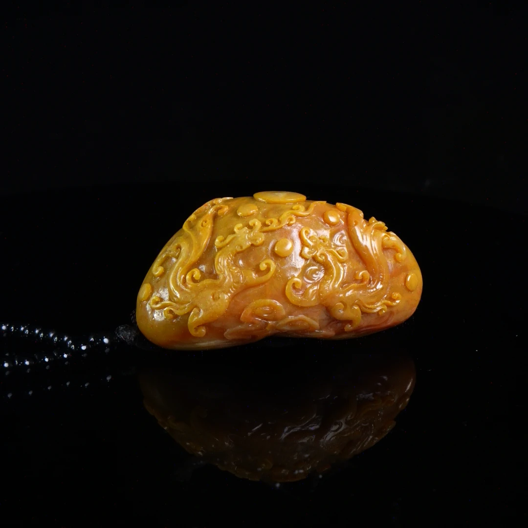 Lot.4.南部田双螭献瑞手把件226.5克8.3x4.2x4.5cm