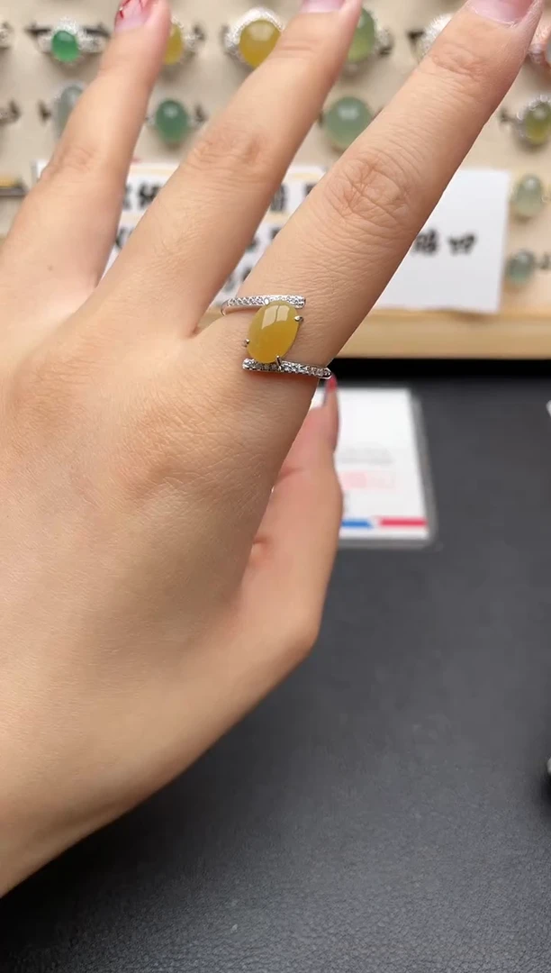 【闪购商品】翡翠戒指银S925镶嵌一物一证一礼盒