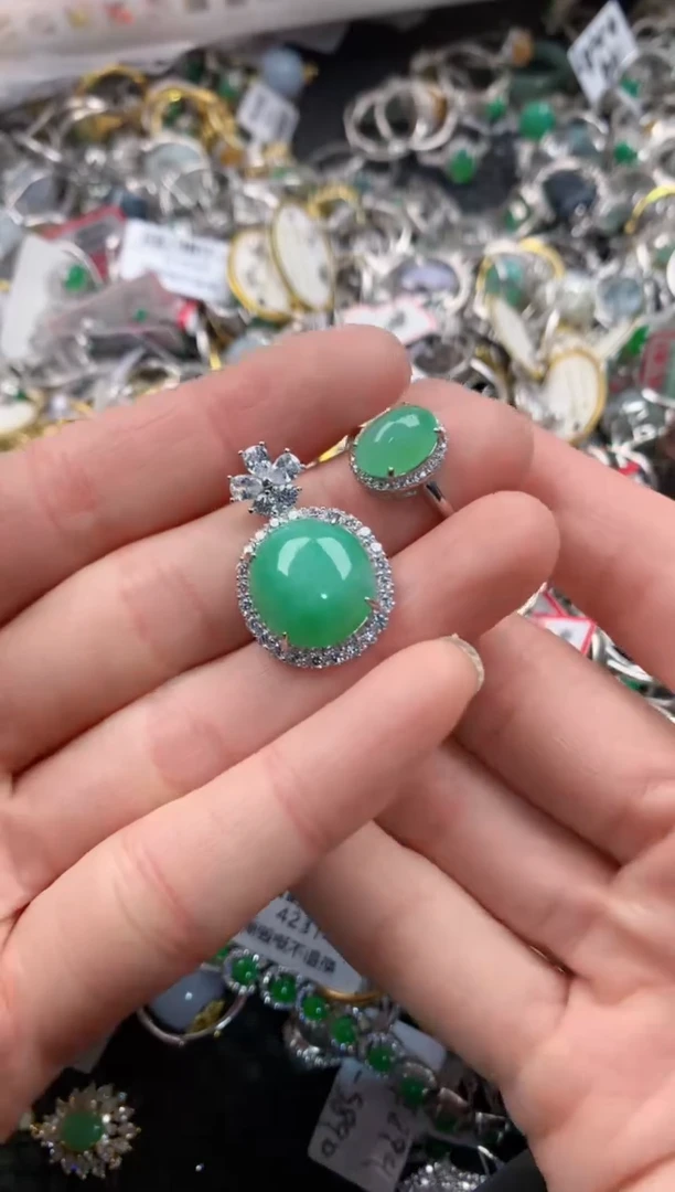 银S925镶嵌戒指翡翠222           6