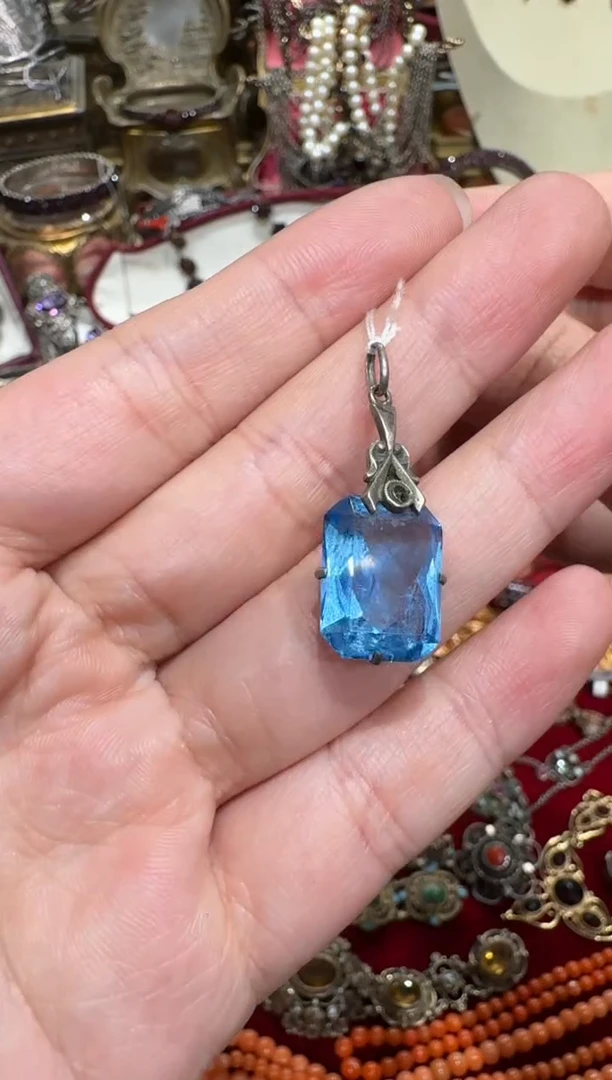 非金属无阿呆吊坠，镶嵌石头