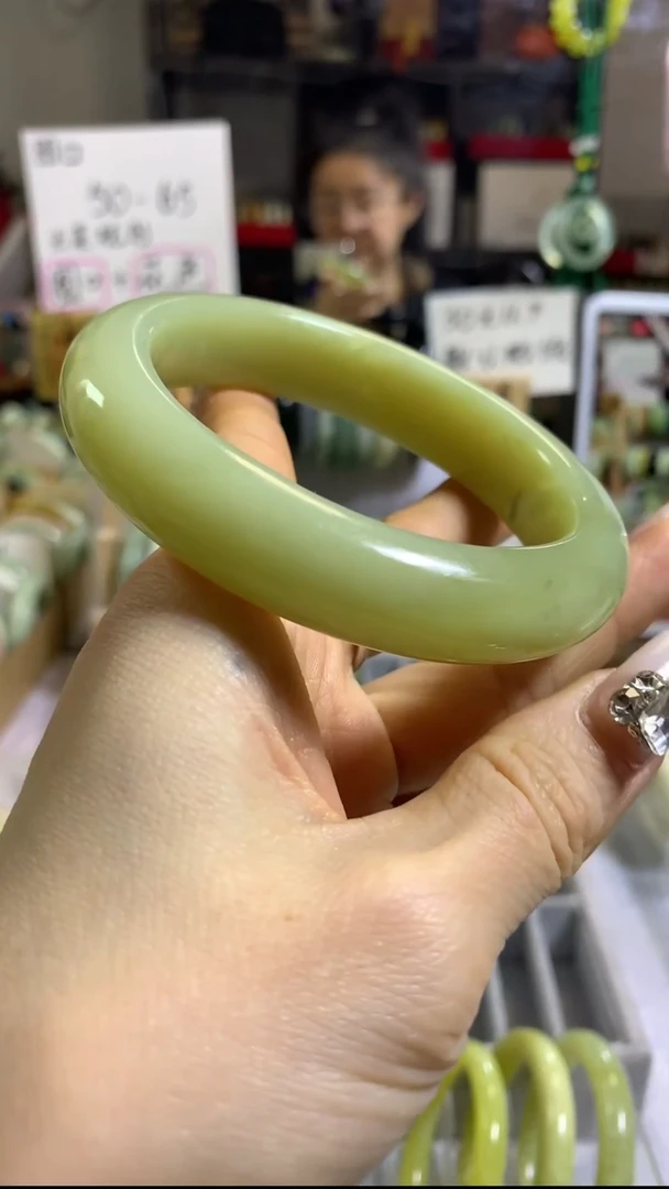 未镶嵌岫玉手镯21 62+ 包容