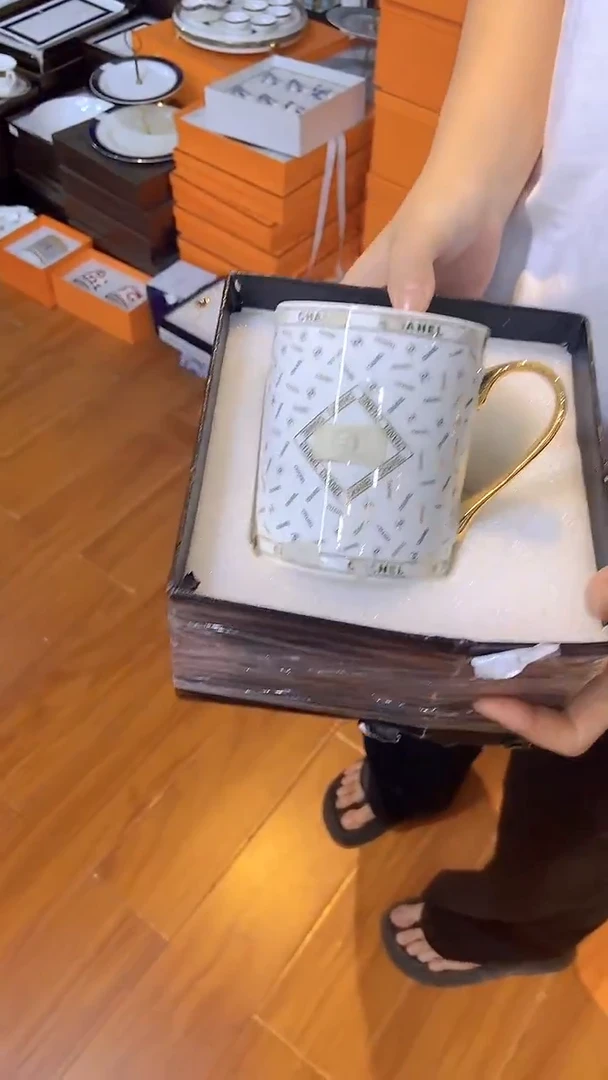 杯鸿辉家品牌瓷器，京东包邮！