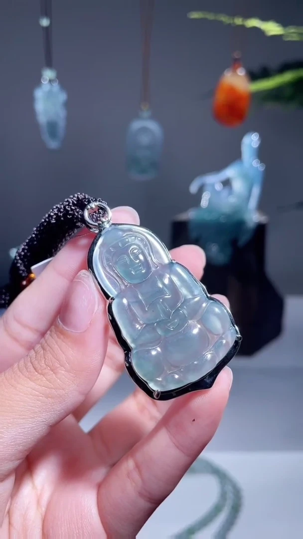 颈饰未镶嵌翡翠观音