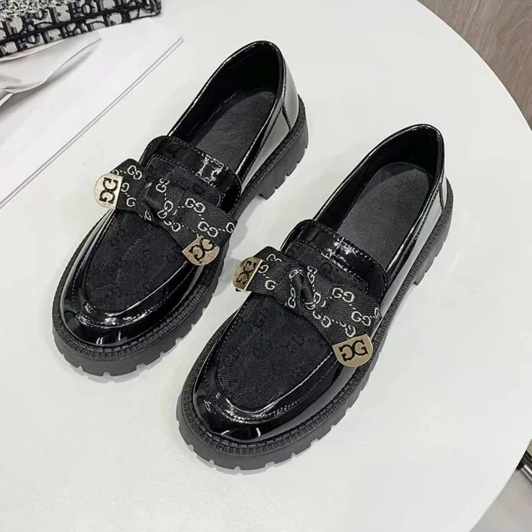 简约时尚百搭休闲女鞋