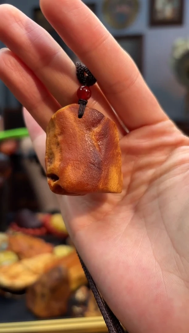 琥珀颈饰未镶嵌吊坠