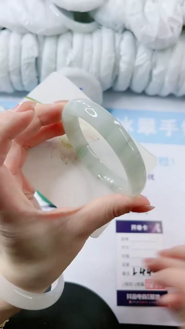 【闪购商品】石英质玉手镯未镶嵌多样性发货L445