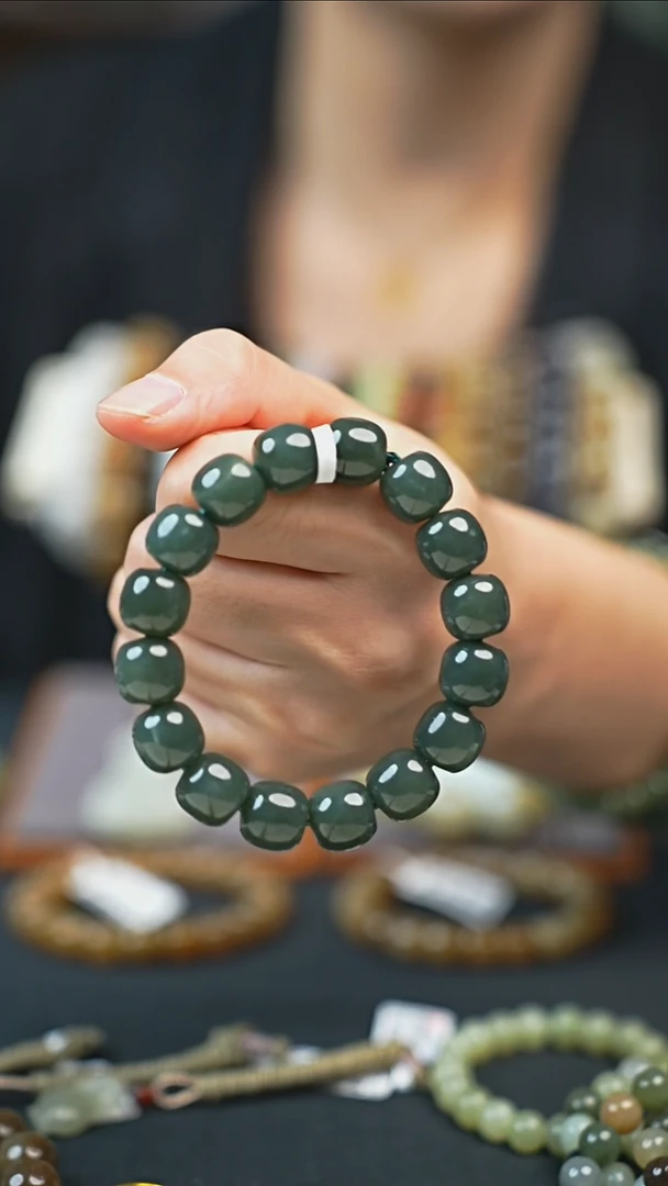 颈饰未镶嵌和田玉拍一发一