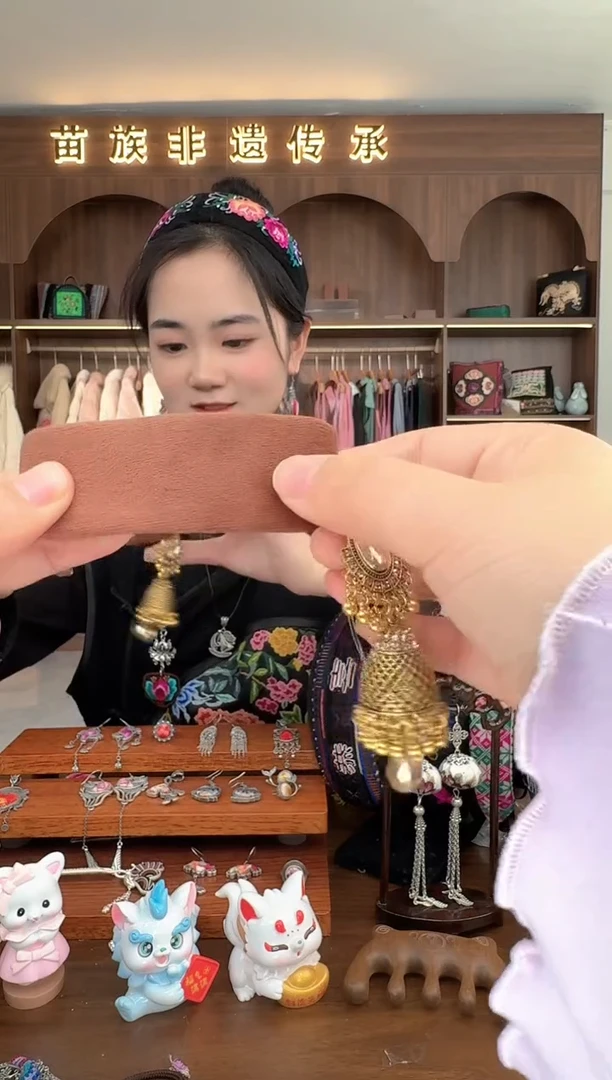 【闪购商品】织绣扶光苗绣传承154