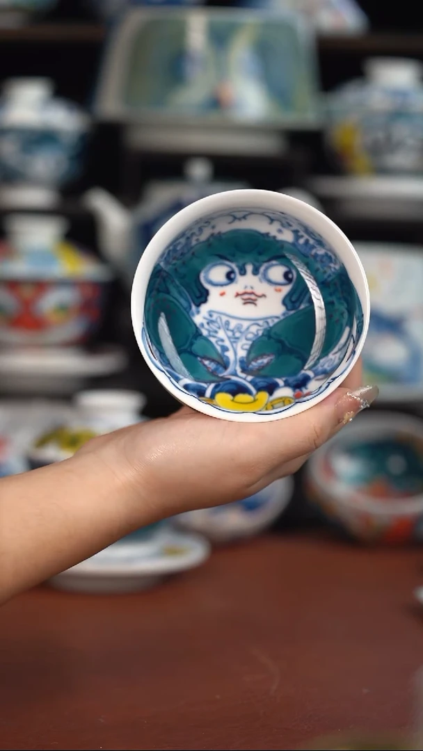 昨明陶瓷    手里有钱