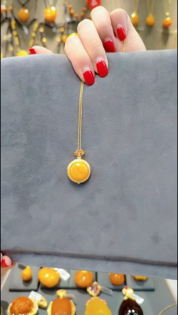 【闪购商品】蜜蜡吊坠(赠链)银S925镀金镶嵌A152蜜蜡吊坠