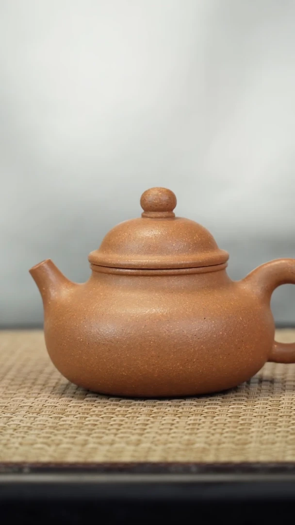 【闪购商品】紫砂茶壶黄降坡容天140c