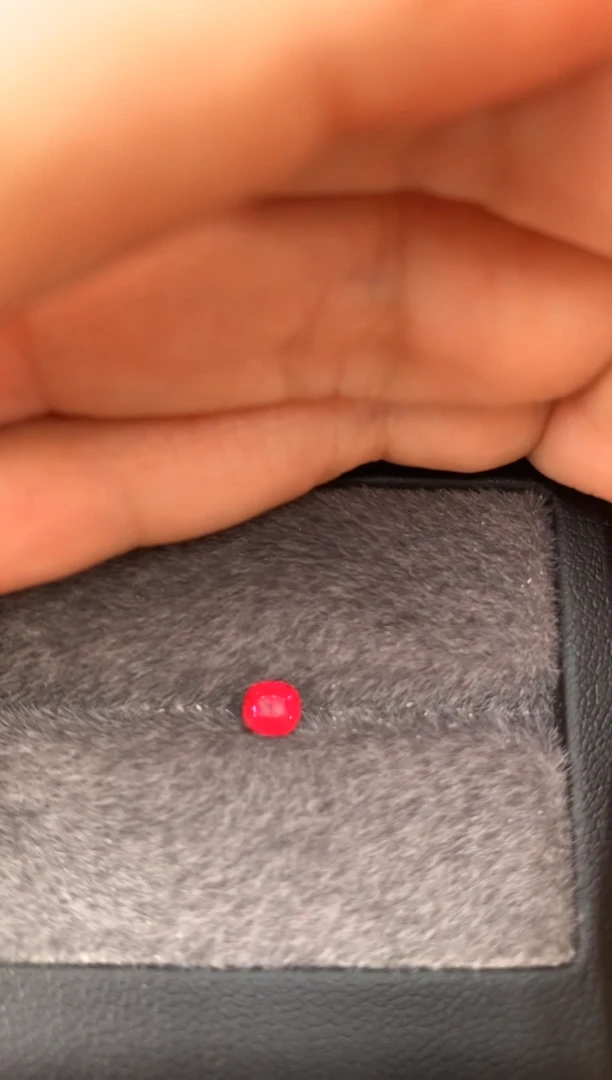 未镶嵌裸石定制尖晶石枕型 绝地 0.49ct