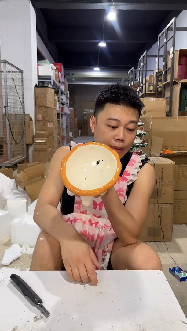 瓷片大号狮子猫猫碗