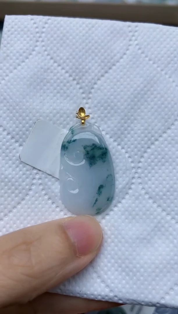 翡翠18K金镶嵌颈饰天然缅甸A货翡翠