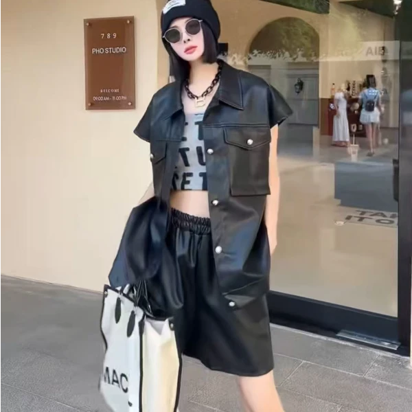 【小鑫】头版日报  胖mm极简小众设计师黑色PU皮马甲套装