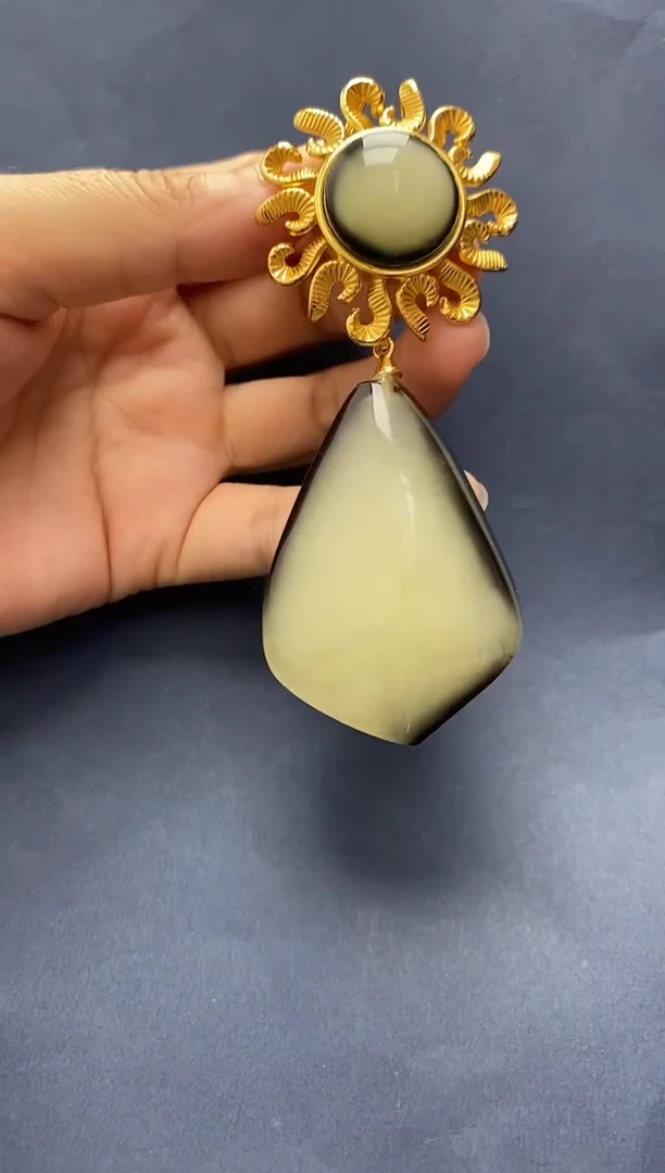 裸石琥珀未镶嵌吊坠