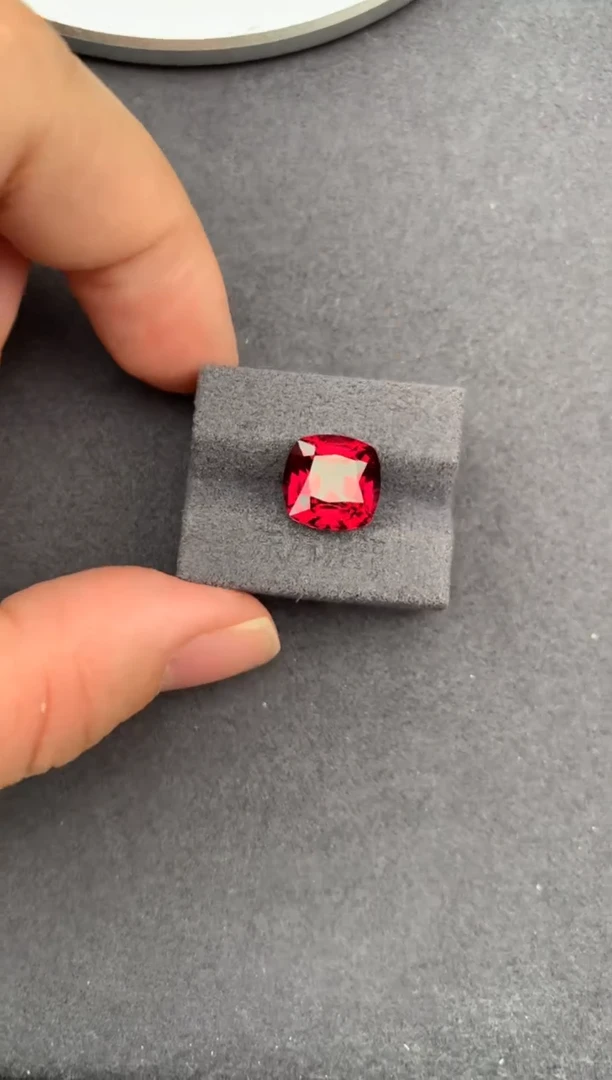 未镶嵌珠宝半成品石榴石6.1ct镁铝榴石  定制   GH