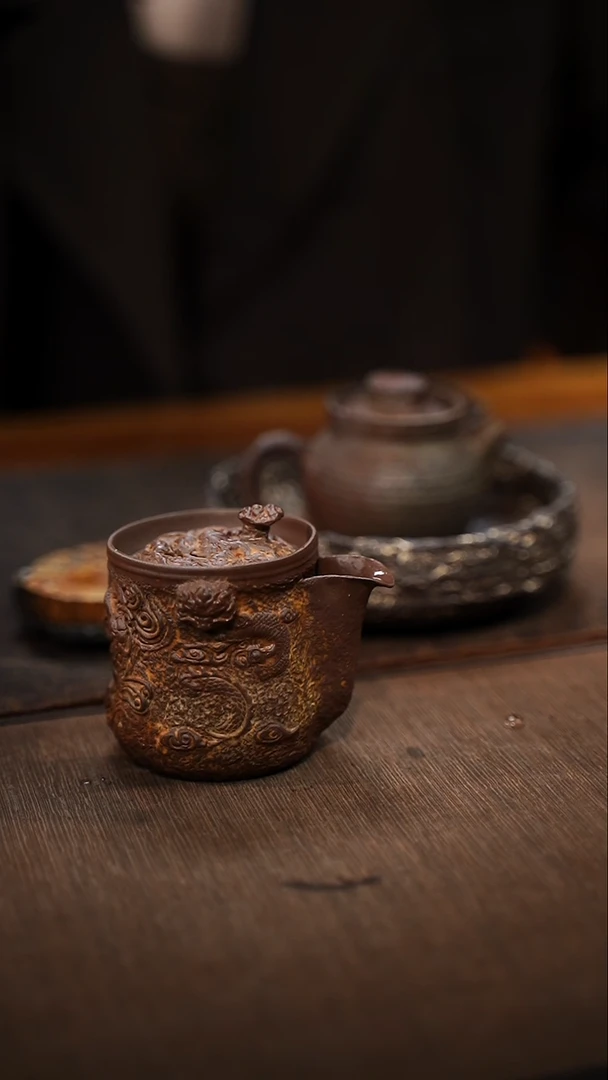 吴**虑全手工制作  龙纹宝瓶微瑕