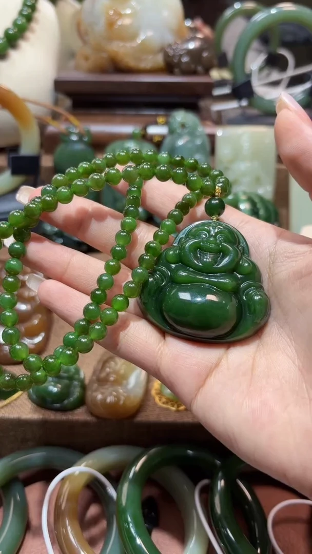 颈饰未镶嵌和田玉（碧玉）1