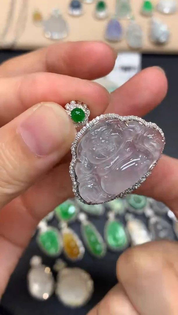 颈饰18K金镶嵌翡翠佛公【无服务费