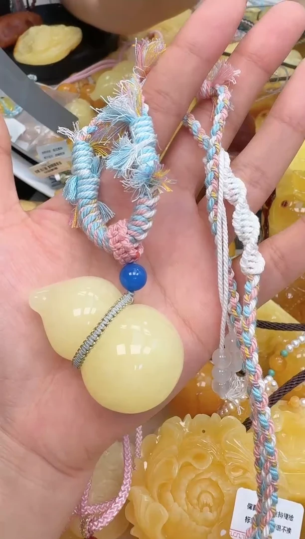 裸石琥珀未镶嵌如图