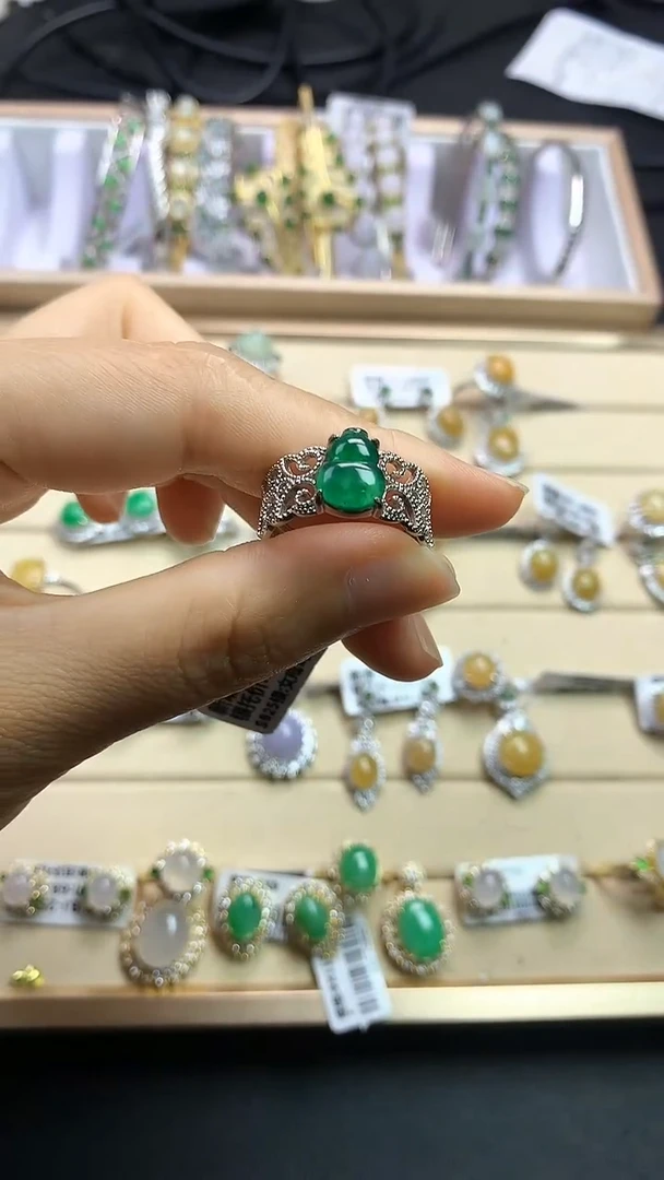 翡翠银S925镶嵌颈饰 翡翠 银S925镶嵌 颈饰