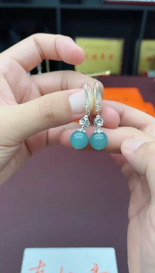 石英质玉（天山翠）未镶嵌耳钉435000