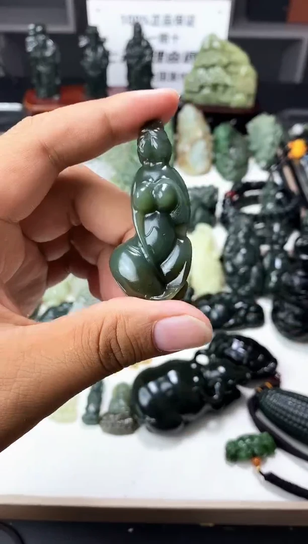 颈饰未镶嵌和田玉1