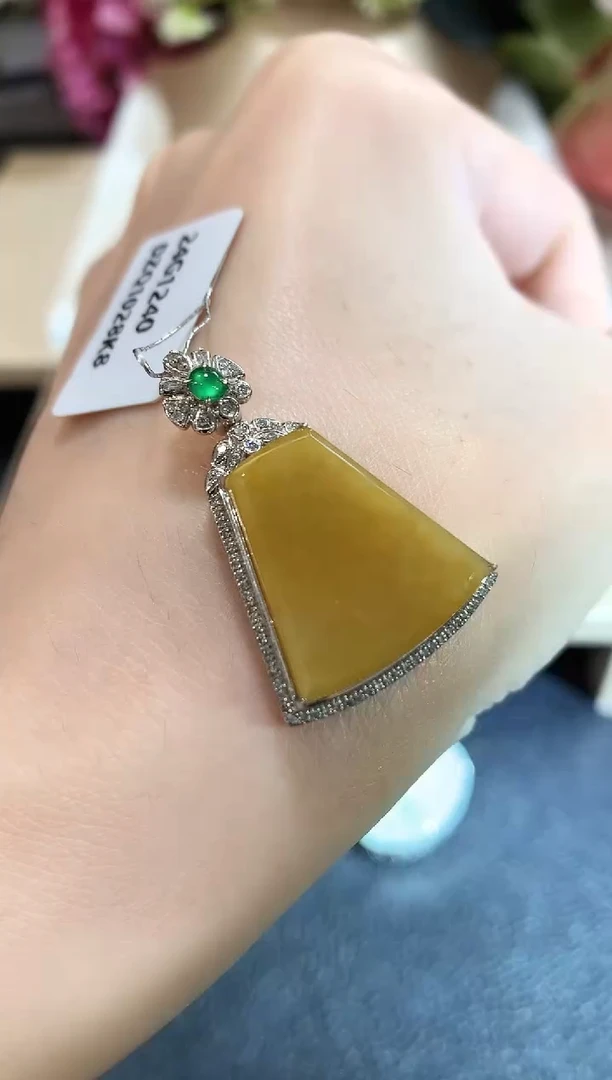 吊坠(不含链)18K金镶嵌翡翠b7