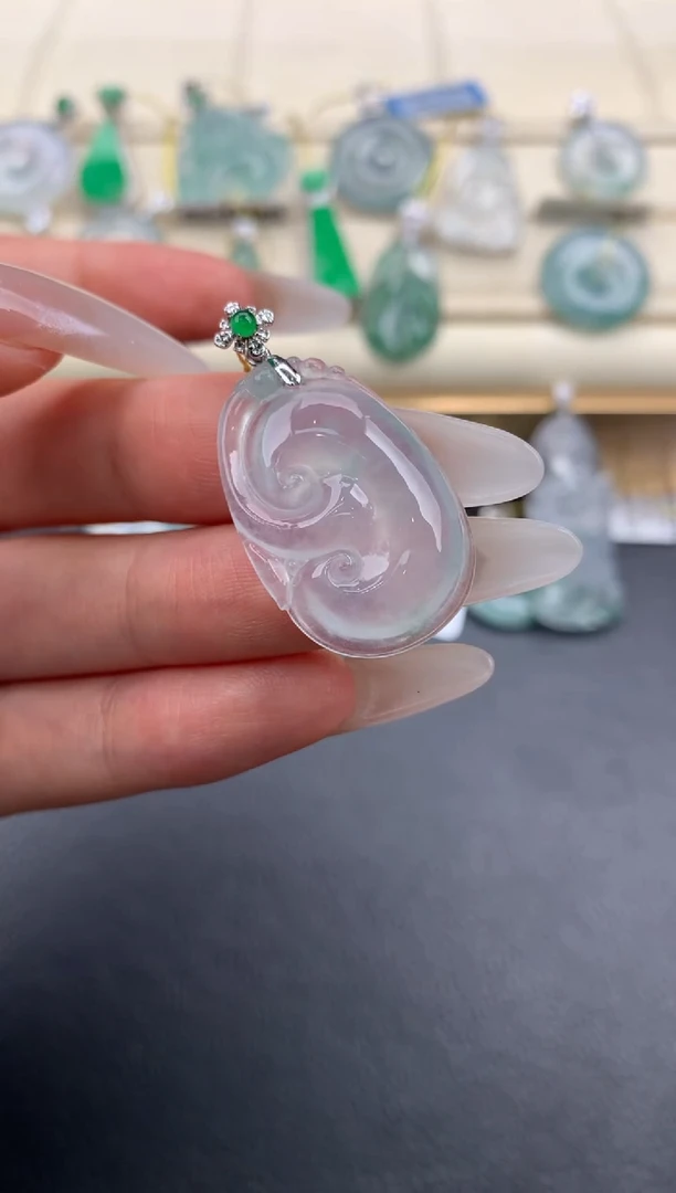 翡翠18K金镶嵌颈饰A823