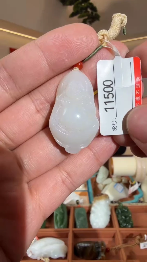 颈饰未镶嵌和田玉1