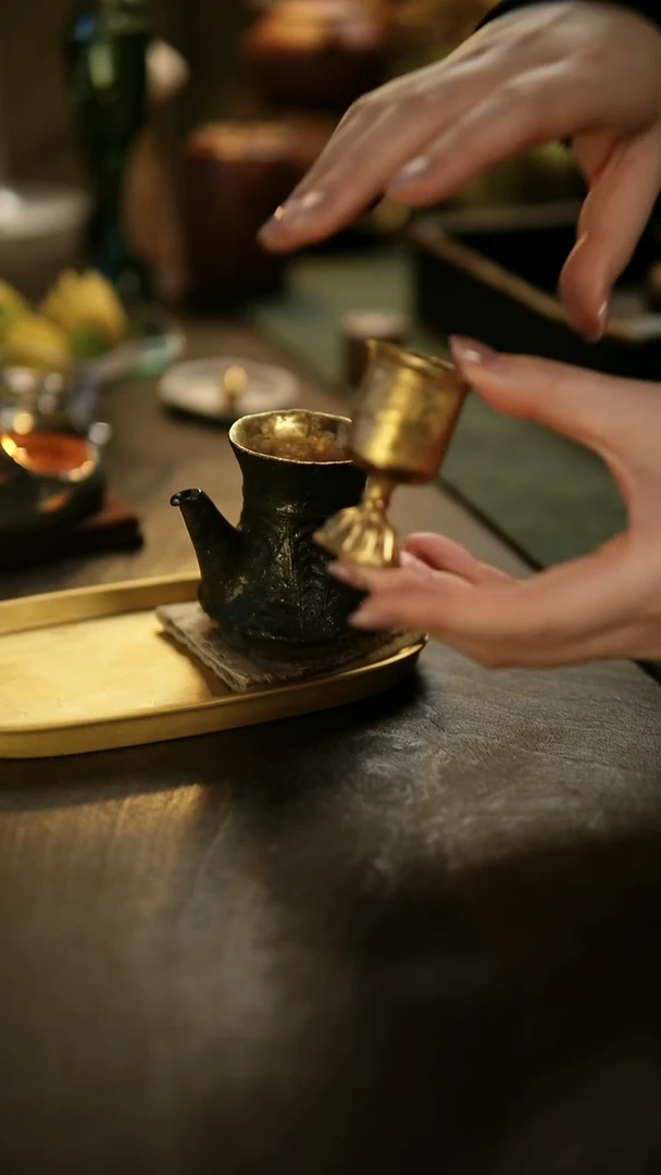 阿眠    张小恒手作高脚杯金